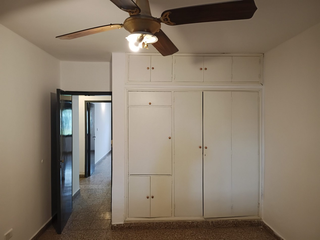 VENDO CASA 2 DORM. B° VILLA MARTA. ESCRITURA