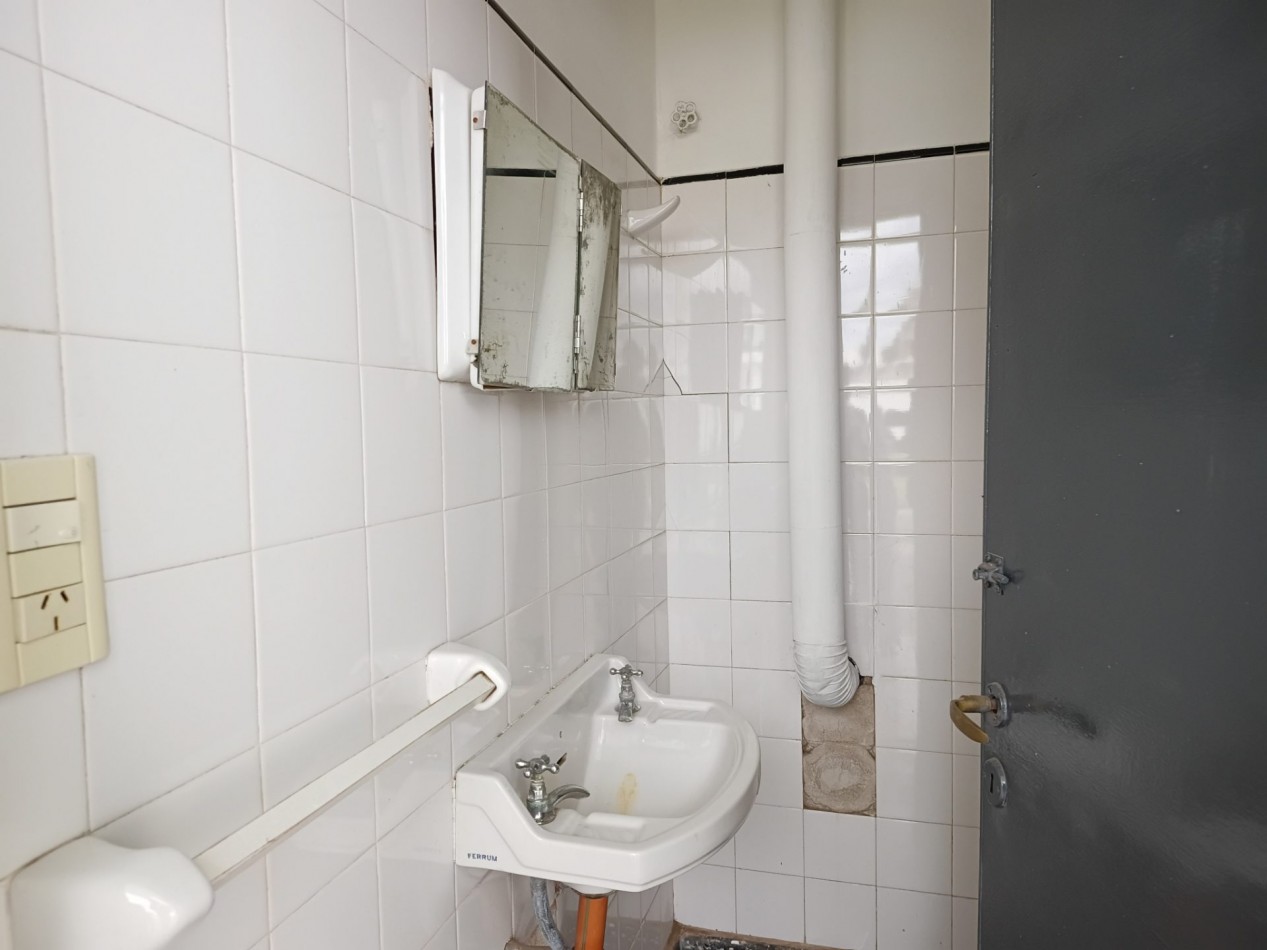 VENDO CASA 2 DORM. B° VILLA MARTA. ESCRITURA