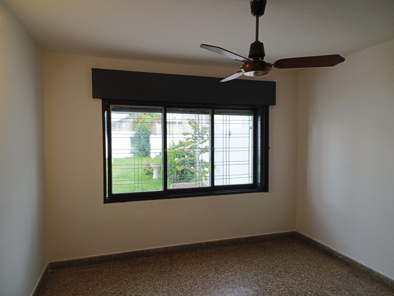 VENDO CASA 2 DORM. B° VILLA MARTA. ESCRITURA