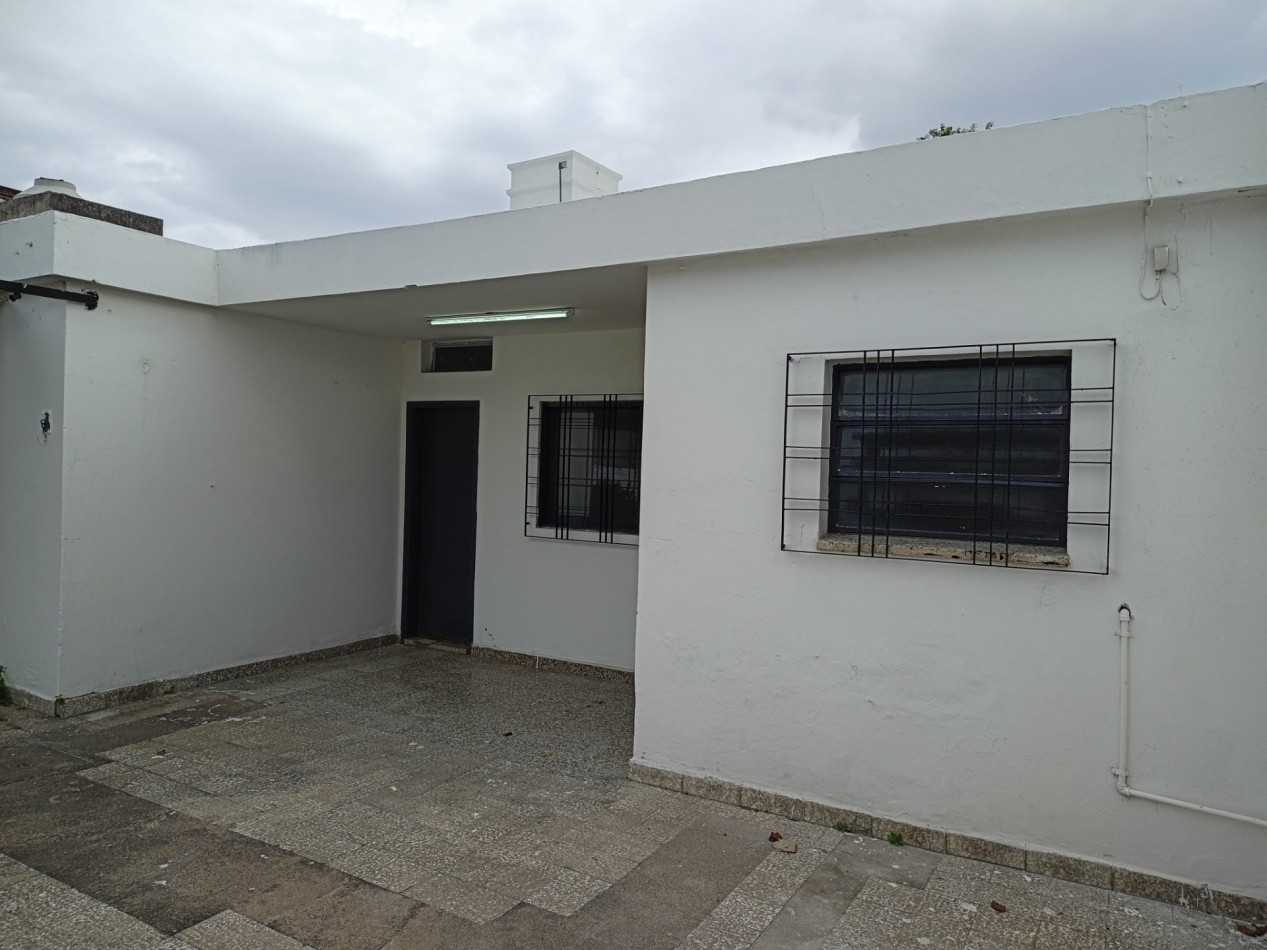 VENDO CASA 2 DORM. B° VILLA MARTA. ESCRITURA