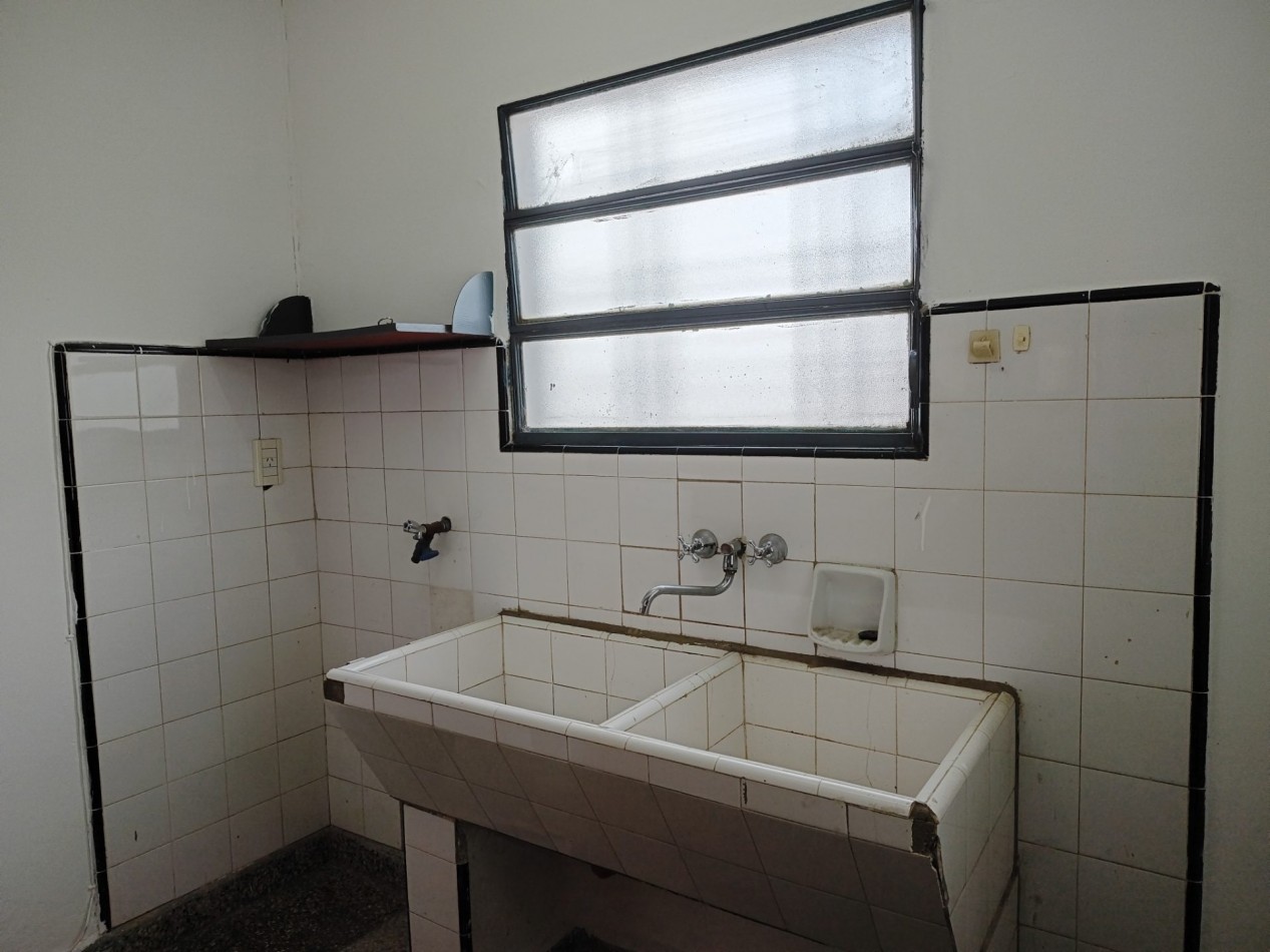 VENDO CASA 2 DORM. B° VILLA MARTA. ESCRITURA