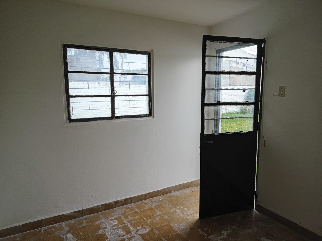 VENDO CASA 2 DORM. B° VILLA MARTA. ESCRITURA