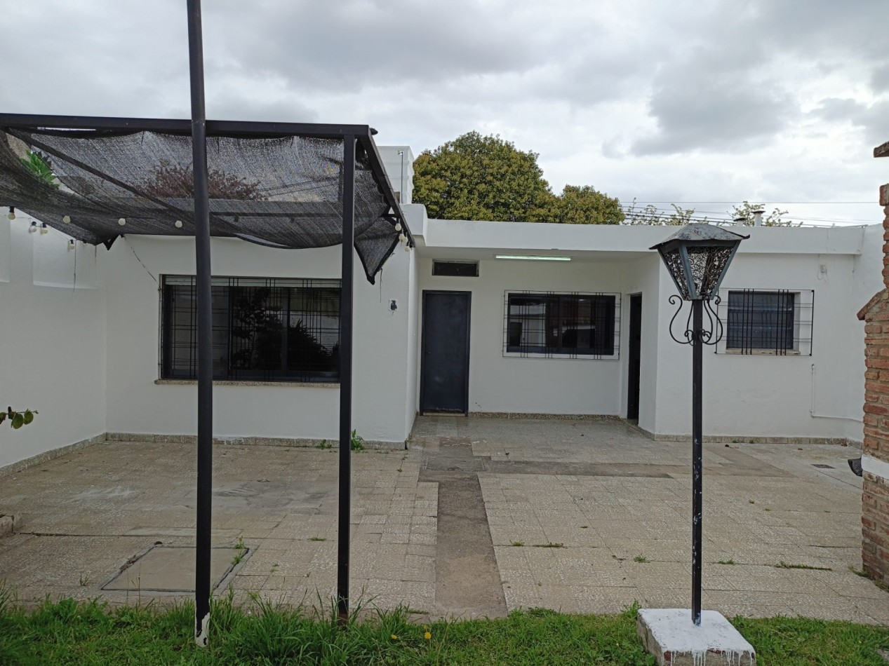 VENDO CASA 2 DORM. B° VILLA MARTA. ESCRITURA