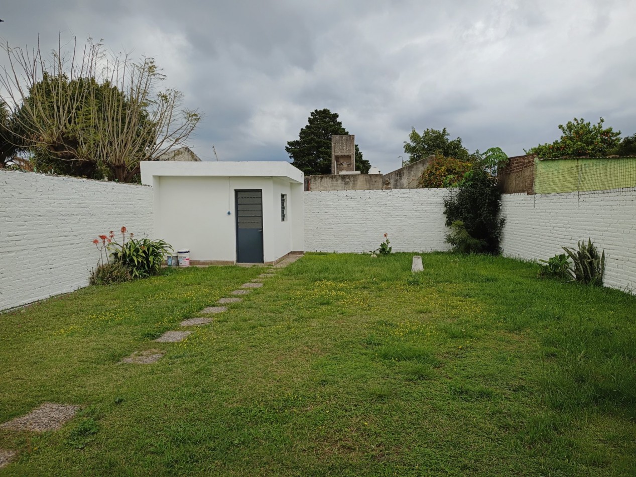 VENDO CASA 2 DORM. B° VILLA MARTA. ESCRITURA