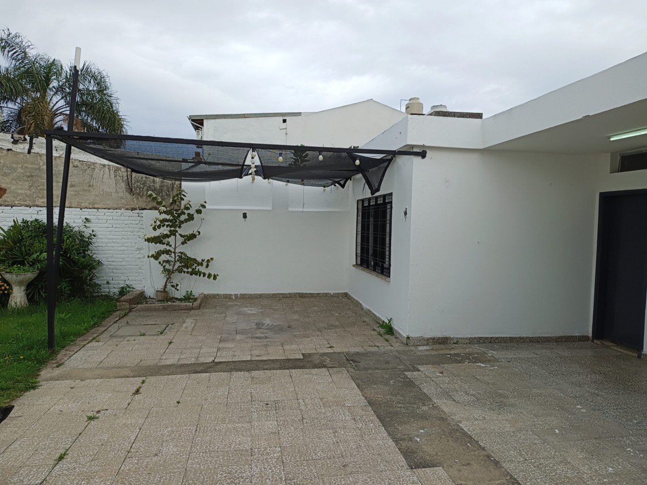 VENDO CASA 2 DORM. B° VILLA MARTA. ESCRITURA