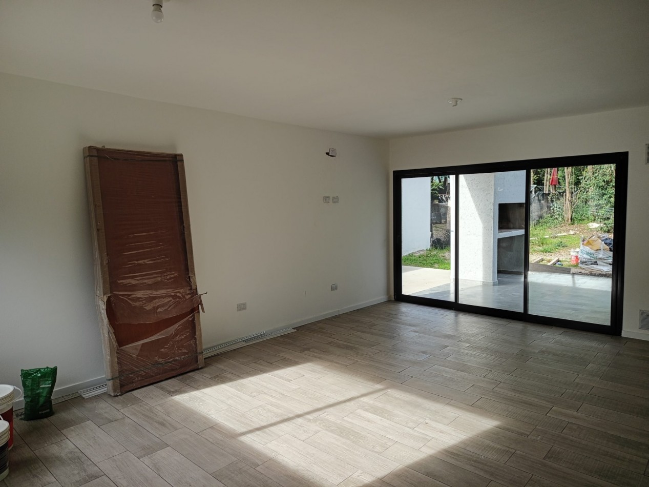 VENDO CASA 3 DORMITORIOS VILLA CATALINA A ESTRENAR