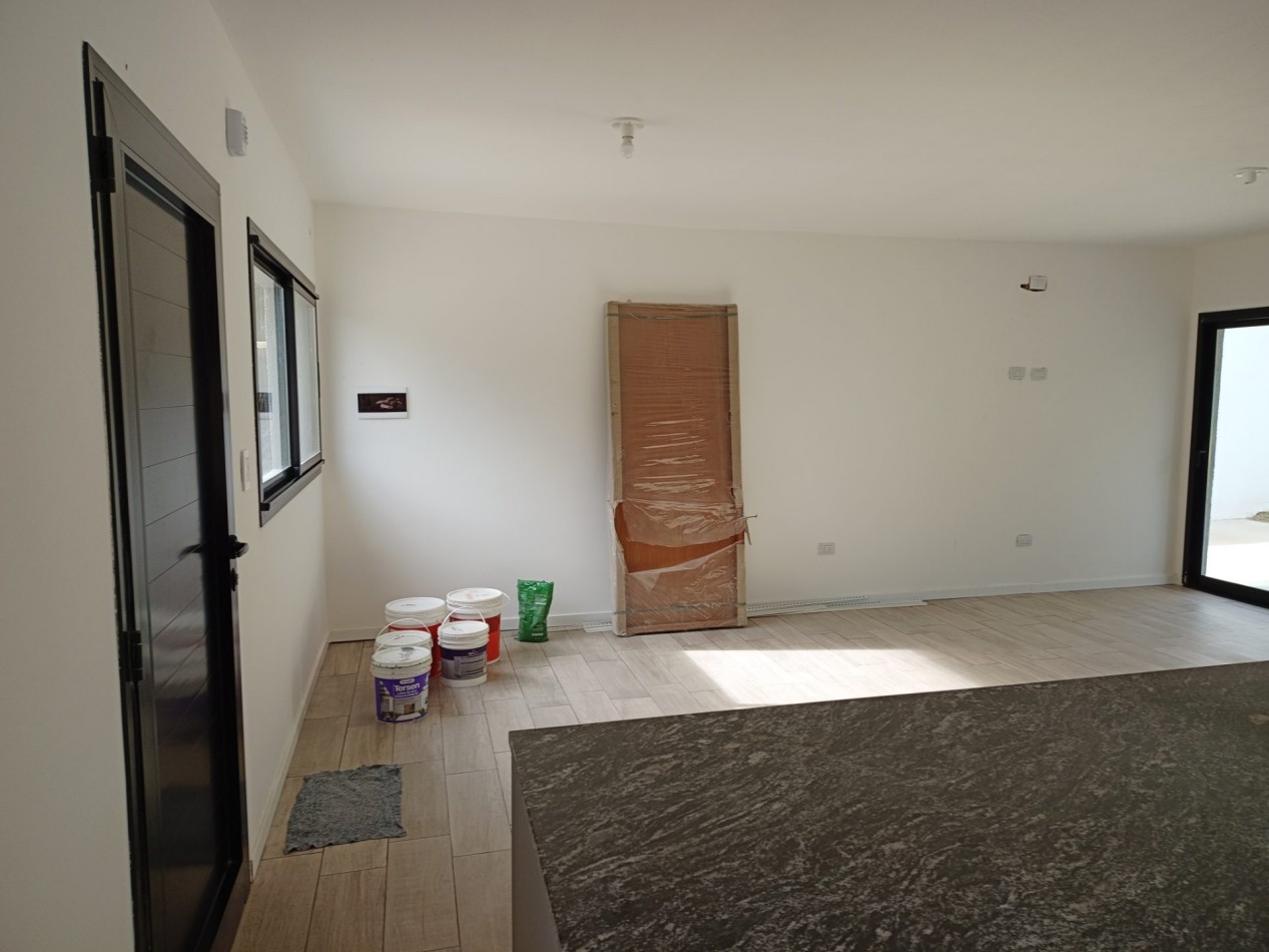 VENDO CASA 3 DORMITORIOS VILLA CATALINA A ESTRENAR