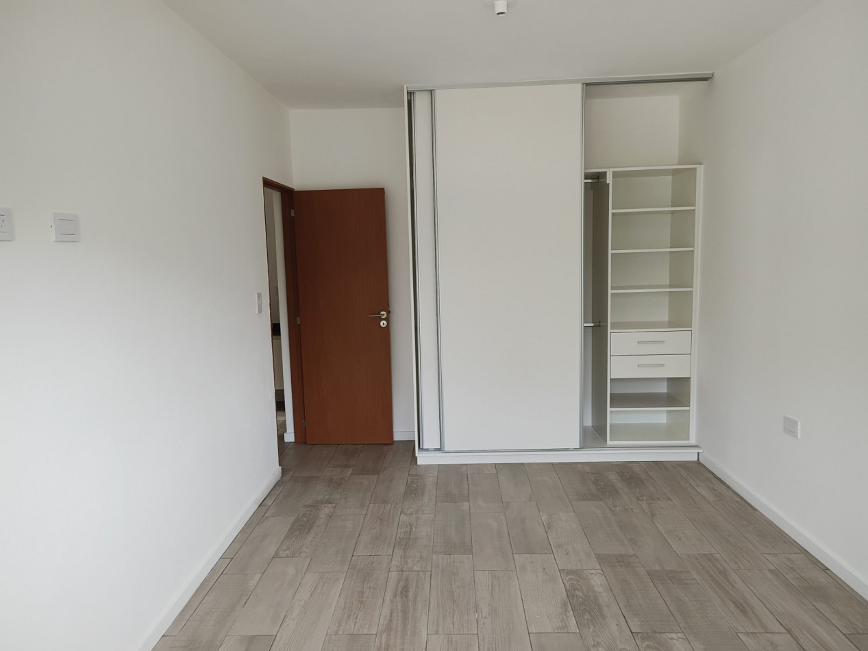 VENDO CASA 3 DORMITORIOS VILLA CATALINA A ESTRENAR
