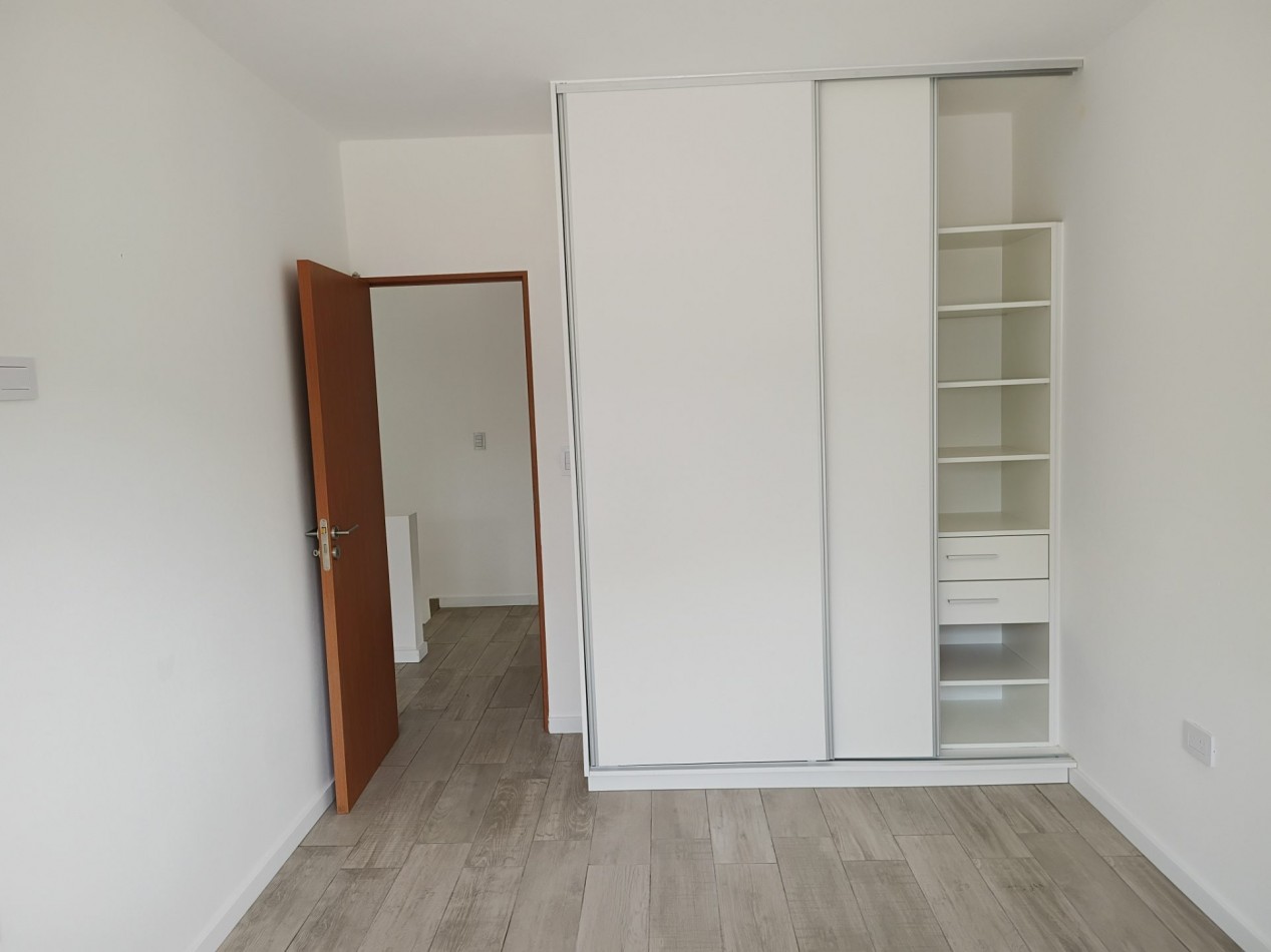VENDO CASA 3 DORMITORIOS VILLA CATALINA A ESTRENAR