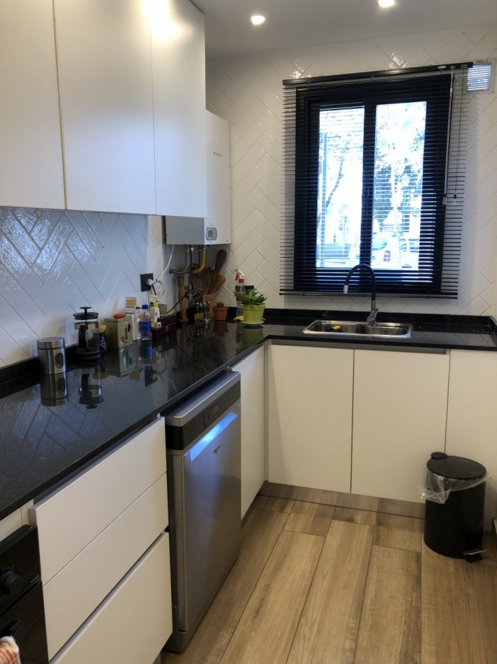 VENDO DUPLEX 3 DORMITORIOS EQUIPADO EN HOUSING VISBY. B° LA SALLE