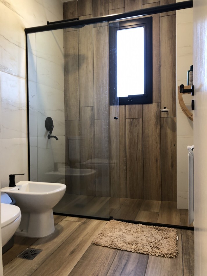 VENDO DUPLEX 3 DORMITORIOS EQUIPADO EN HOUSING VISBY. B° LA SALLE