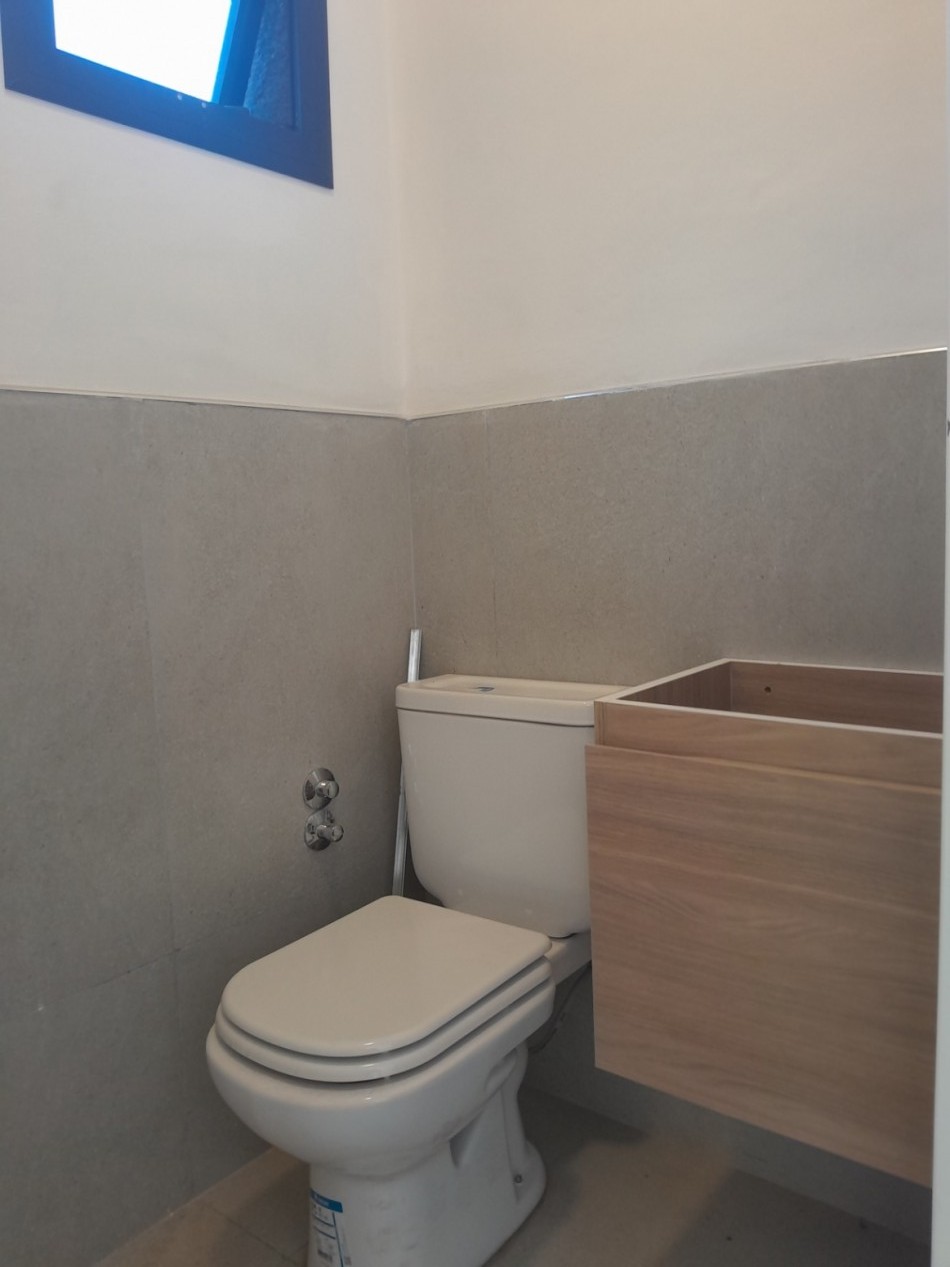 VENDO CASA 2 DORM. A ESTRENAR B° VILLA CATALINA