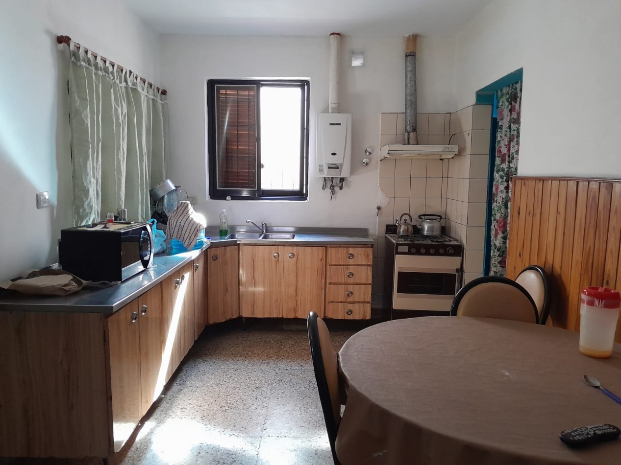 VENDO CASA 3 DORM. B° SARGENTO CABRAL. RECIBO VEHICULOS. APTO CREDITO!!!