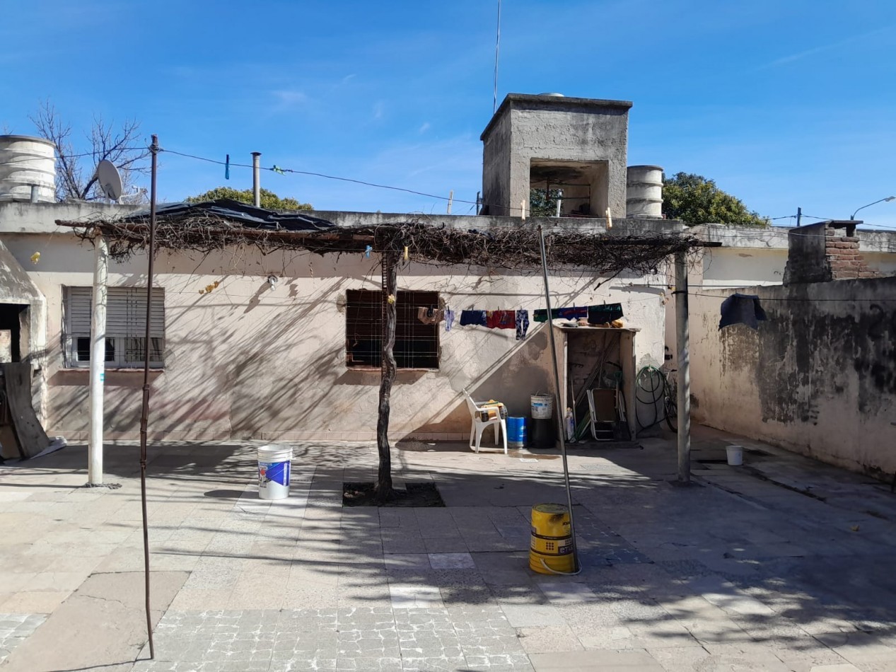 VENDO CASA 3 DORM. B° SARGENTO CABRAL. RECIBO VEHICULOS. APTO CREDITO!!!