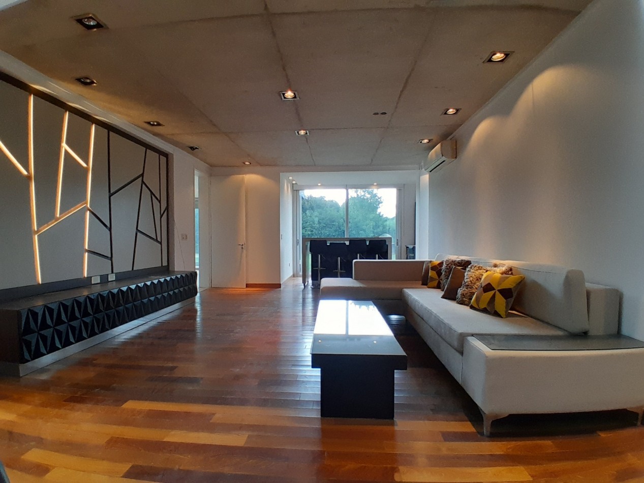 VENDO MODERNA CASA DE 3 DORMITORIOS SAN ISIDRO COUNTRY