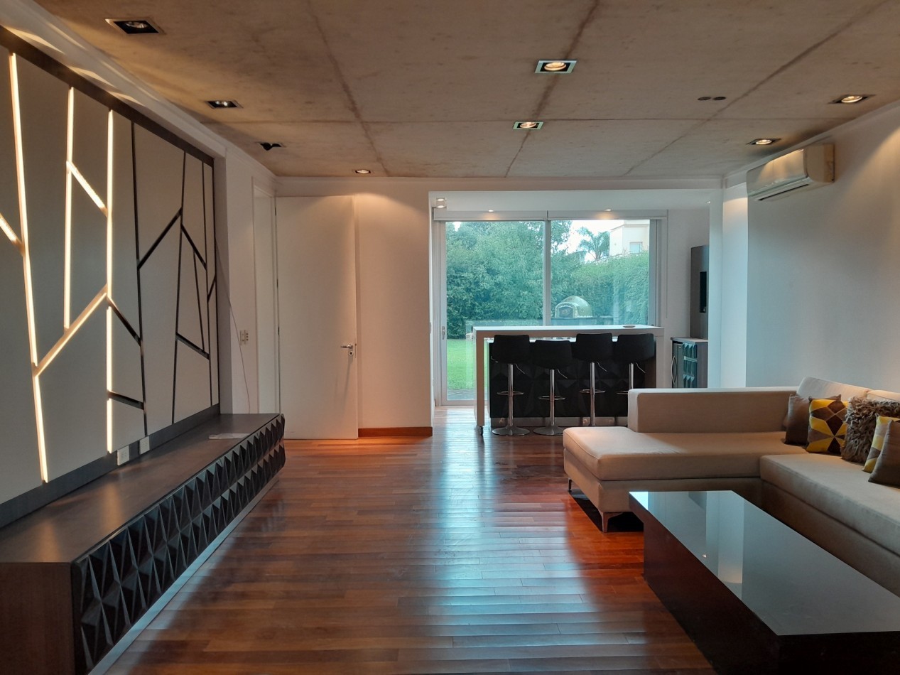 VENDO MODERNA CASA DE 3 DORMITORIOS SAN ISIDRO COUNTRY