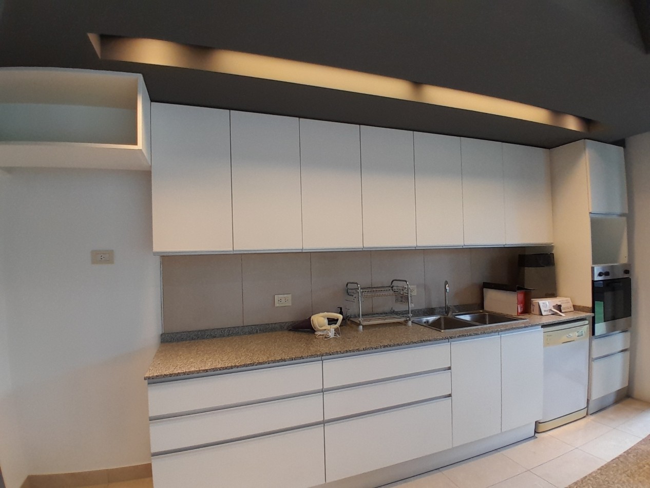 VENDO MODERNA CASA DE 3 DORMITORIOS SAN ISIDRO COUNTRY