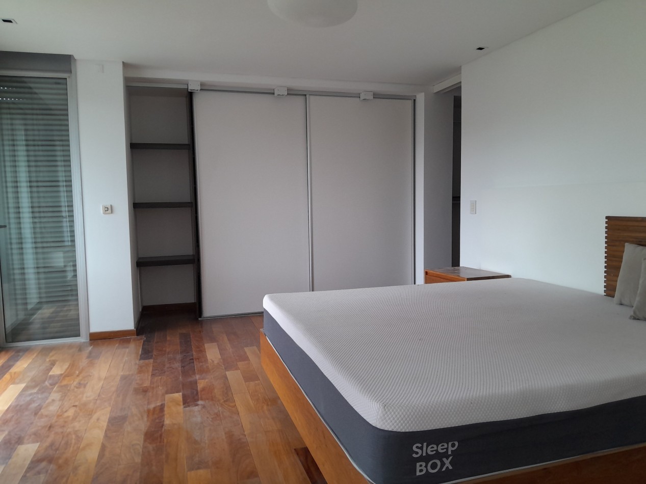 VENDO MODERNA CASA DE 3 DORMITORIOS SAN ISIDRO COUNTRY