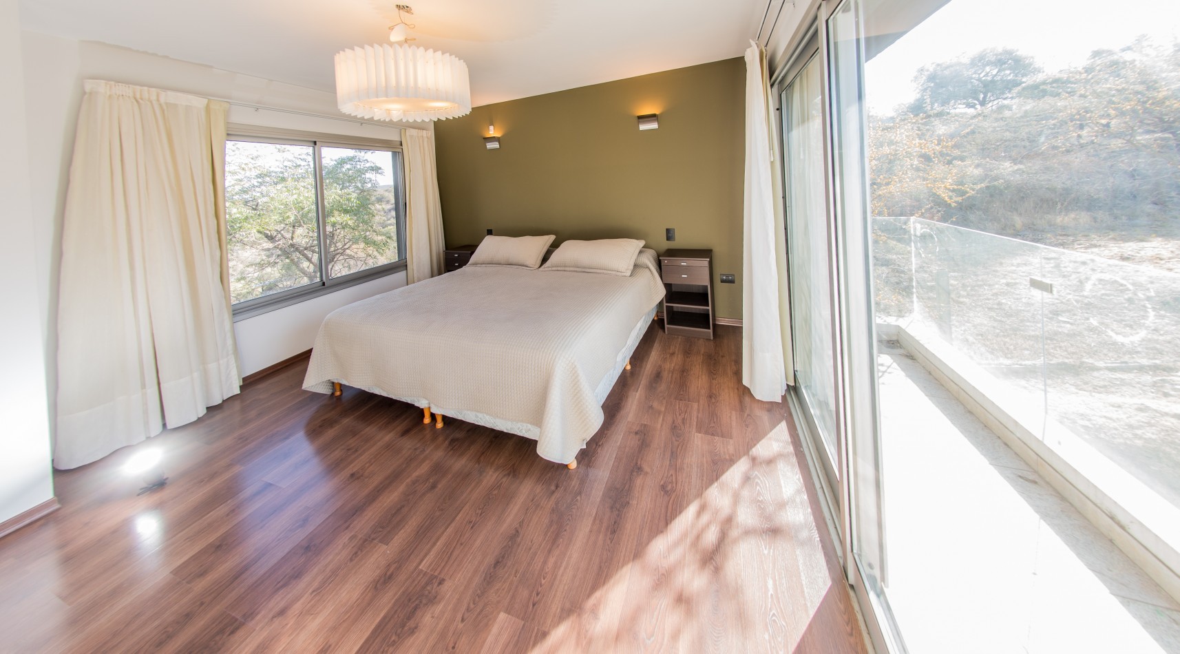 Alquiler Casa de 3 dorm. Semi-Amoblada en Country Tierralta - Barrancas del Sol Este