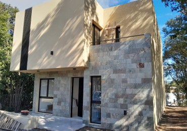 VENDO CASA 3 DORM. ETAPA ECO-VILLA CATALINA C/ESCRITURA 