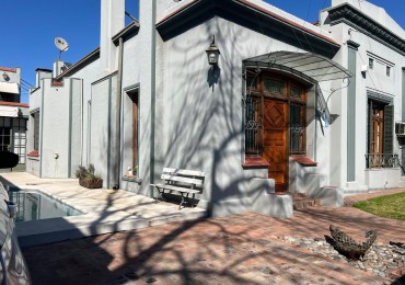 VENDO CASA COLONIAL DE 4 DORM. C/PILETA. VENADO TUERTO.