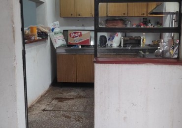 CASA EN VENTA A RECICLAR. 2 DORM. B° MARIANO MORENO. C/ESCRITURA!!!